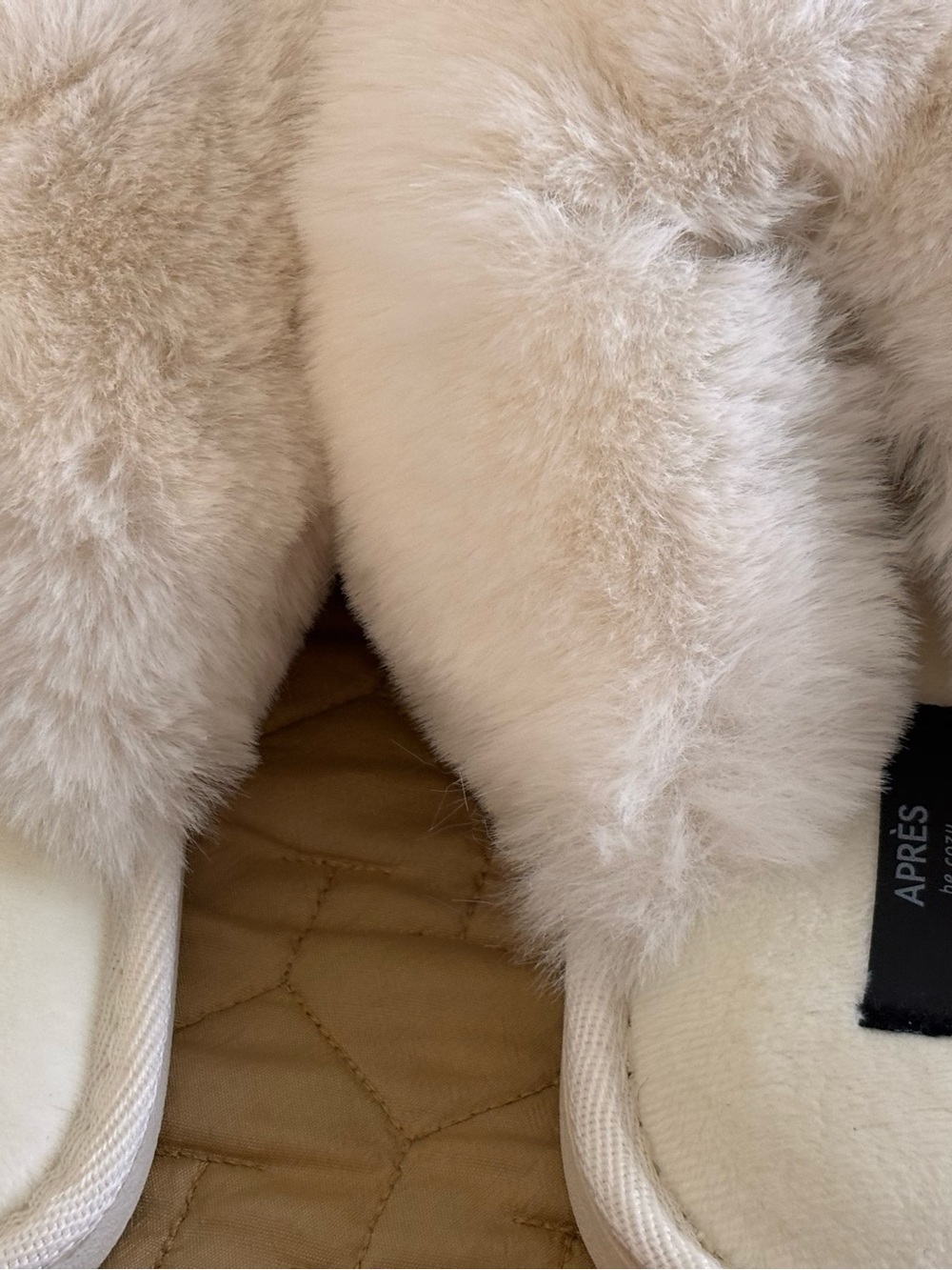Après Be Cozy White Faux Fur House Slippers - size 8-10 - Picture 6 of 8